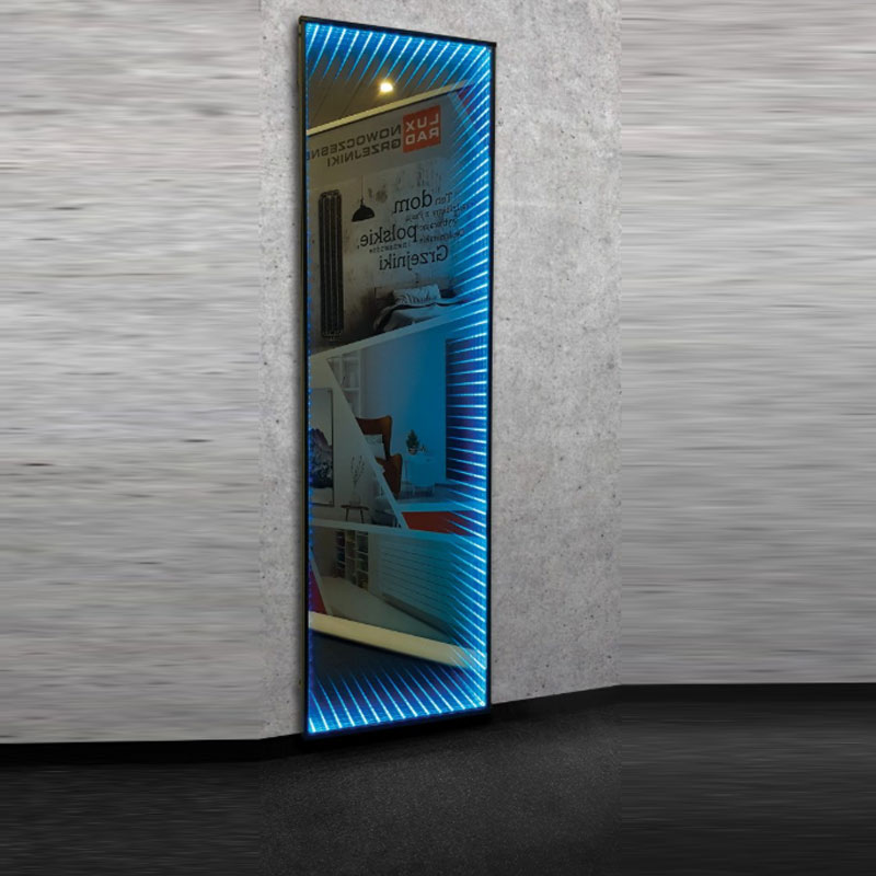 Grzejnik dekoracyjny z lustrem i podświetleniem LED Portal firmy
